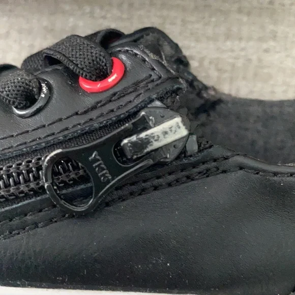 Cat & Jack boys black sneaker Size 6 - Picture 9 of 11